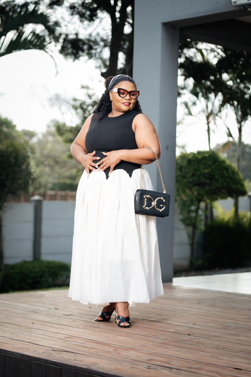 Classic Contrast Elegance Dress - Image 2